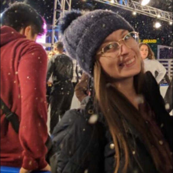 Meet your Posher, Adriana - Picture 2 of 2